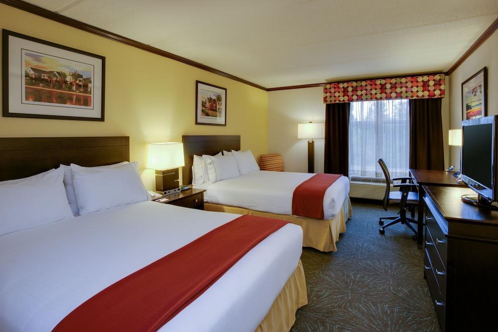 Holiday Inn Express Hotel & Suites Charleston-Ashley Phosphate By Ihg Норт Чарлстън Екстериор снимка