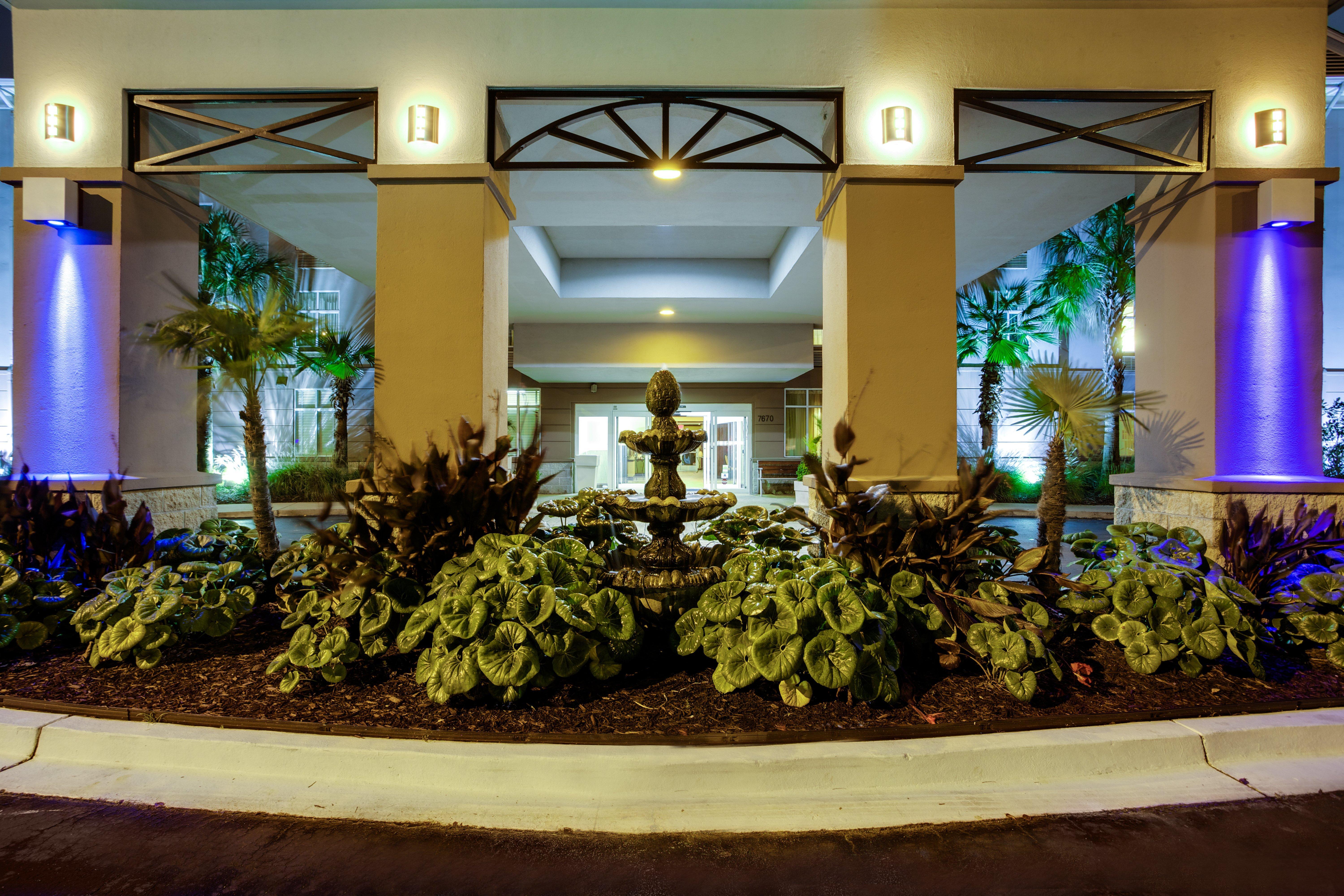 Holiday Inn Express Hotel & Suites Charleston-Ashley Phosphate By Ihg Норт Чарлстън Екстериор снимка