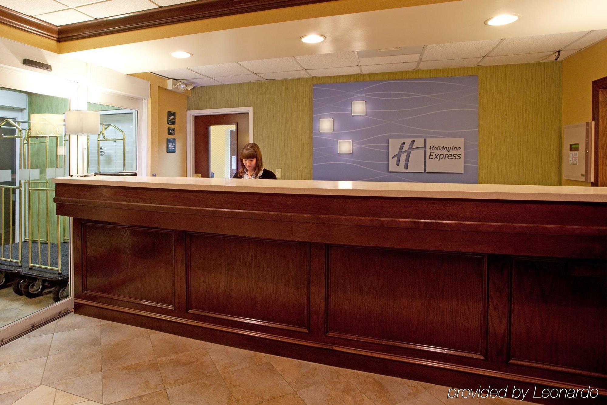 Holiday Inn Express Hotel & Suites Charleston-Ashley Phosphate By Ihg Норт Чарлстън Интериор снимка