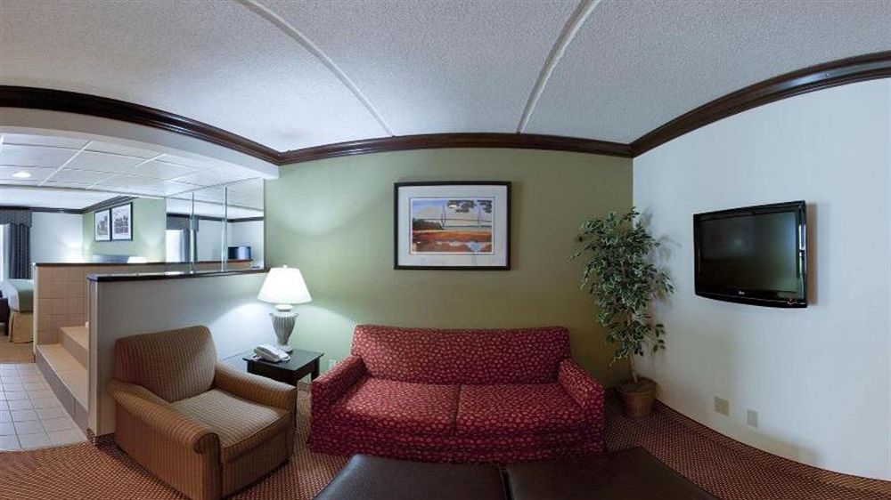 Holiday Inn Express Hotel & Suites Charleston-Ashley Phosphate By Ihg Норт Чарлстън Екстериор снимка