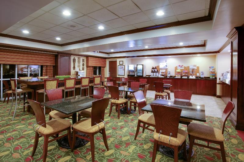 Holiday Inn Express Hotel & Suites Charleston-Ashley Phosphate By Ihg Норт Чарлстън Екстериор снимка
